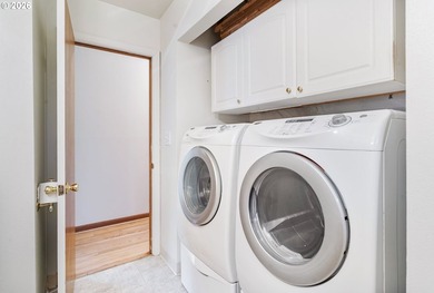 Opportunity knocks in the heart of Beaverton. This beautifully - photo 27