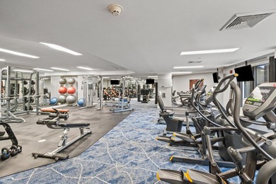 Perfectly located in the heart of West Palm Beach, this stylish - photo 28