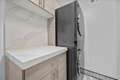 Perfectly located in the heart of West Palm Beach, this stylish - photo 29