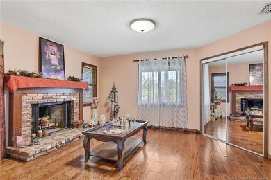 Location! Location! Location! Fantastic Opportunity To Live In - photo 10