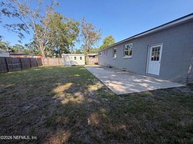 6543 Aires Rd is a one-story Jacksonville home with a kitchen - photo 5