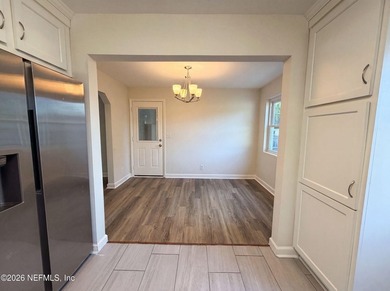 6543 Aires Rd is a one-story Jacksonville home with a kitchen - photo 8