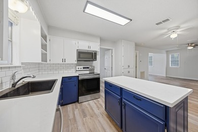 Located just minutes from Lake Somerville, this 2-bedroom - photo 10