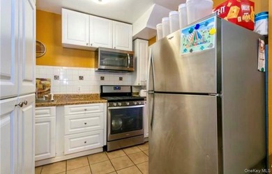 Welcome Home to this truly unique and versatile resident nestled - photo 2