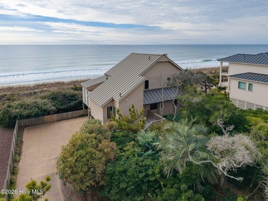 Charming 4-bedroom oceanfront cottage in Pine Knoll Shores - photo 1