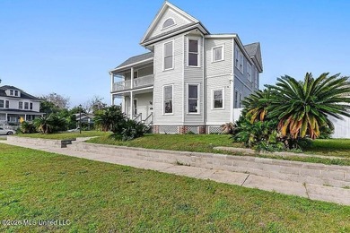 Experience the perfect blend of timeless Victorian elegance and - photo 2