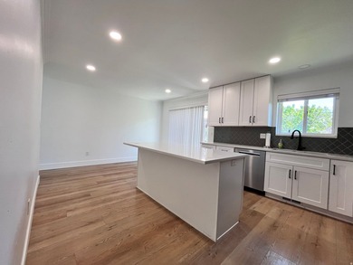 Newly remodeled home in a wonderful neighborhood. Beautiful yard - photo 7