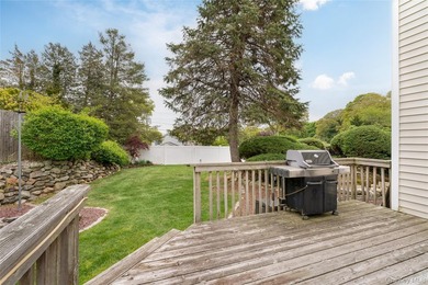 Welcome to this beautiful 4-bedroom, 2.5-bath Colonial located - photo 27