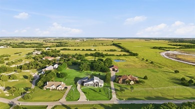 Welcome home to 211 Hunter Pass in Waxahachie, Texas, where - photo 31