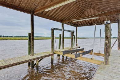 Discover a rare opportunity to own 12.65 acres of waterfront - photo 4