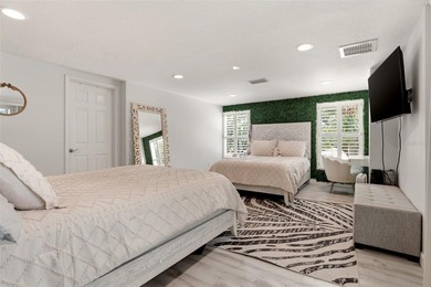 Hidden behind an expansive 250-foot circular driveway, the - photo 38