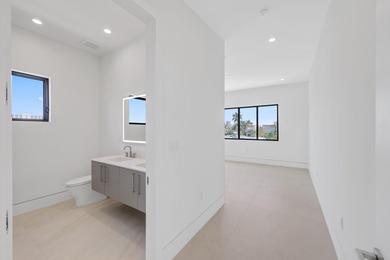 Brand-new modern waterfront estate offering the ultimate South - photo 50