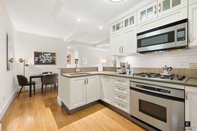 Just listed. Masterfully Renovated Prewar One-Bedroom at The - photo 3