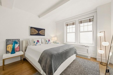 Just listed. Masterfully Renovated Prewar One-Bedroom at The - photo 4