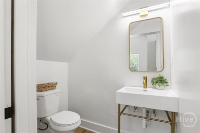 LIKE NEW WITH NO HOA! Completely renovated and move-in ready - photo 6