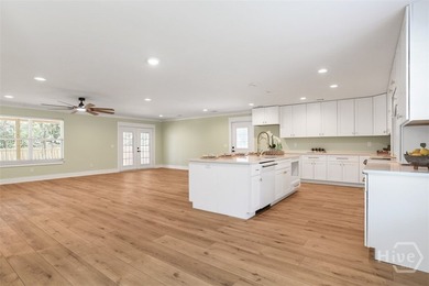 LIKE NEW WITH NO HOA! Completely renovated and move-in ready - photo 8