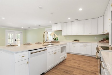 LIKE NEW WITH NO HOA! Completely renovated and move-in ready - photo 9