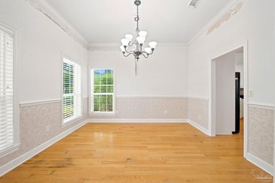 Welcome to this charming colonial-style, bay-front estate - - photo 12
