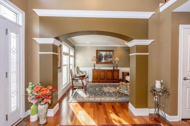 Welcome to luxury living *on* the Shaker Run Golf Course! This - photo 19