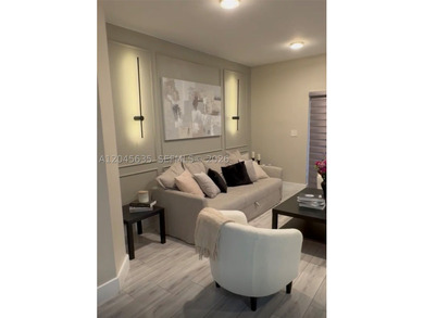 Beautiful lakefront corner-unit townhouse featuring 3 bedrooms - photo 20