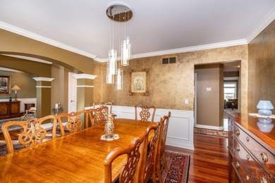Welcome to luxury living *on* the Shaker Run Golf Course! This - photo 23