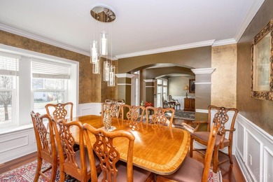 Welcome to luxury living *on* the Shaker Run Golf Course! This - photo 24