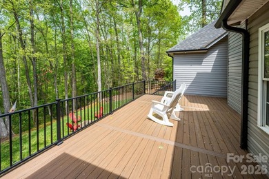 Beautifully Remodeled 4BR/3BA Home in Highly Sought-After - photo 26
