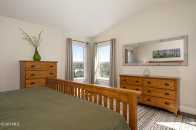 This stunning 4-bed, 3-bath mountain retreat combines luxury - photo 26