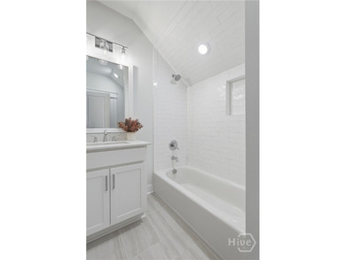 BETTER THAN NEW! Built in 2023, this custom home in The Reserve - photo 28