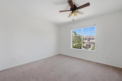 Welcome to this stunning 5-bedroom, 3.5-bathroom executive home - photo 30