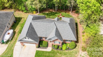 Beautifully Remodeled 4BR/3BA Home in Highly Sought-After - photo 32