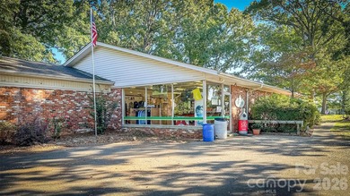 Beautifully Remodeled 4BR/3BA Home in Highly Sought-After - photo 35