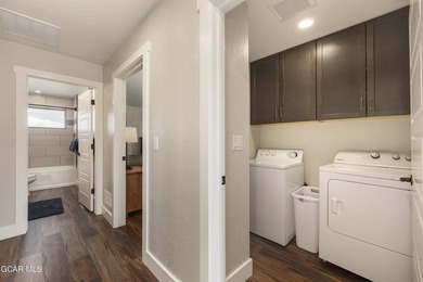 This stunning 4-bed, 3-bath mountain retreat combines luxury - photo 35