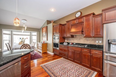 Welcome to luxury living *on* the Shaker Run Golf Course! This - photo 40