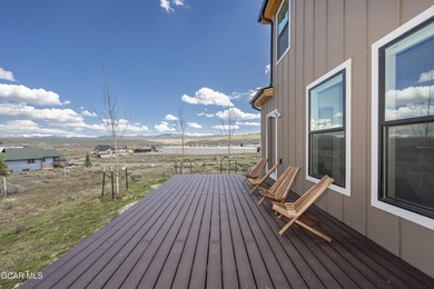 This stunning 4-bed, 3-bath mountain retreat combines luxury - photo 40