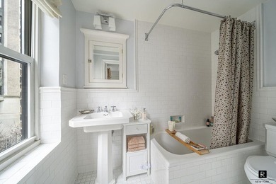 Rarely Available. Quietly Exceptional. An excellent-condition - photo 4