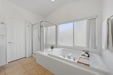 Welcome to this stunning 5-bedroom, 3.5-bathroom executive home - photo 44