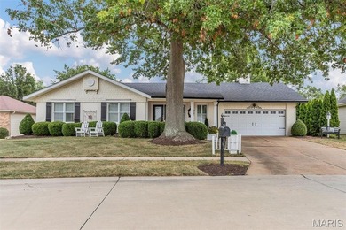 (private lake, pond, creek) Home Sale Pending in Chesterfield Missouri