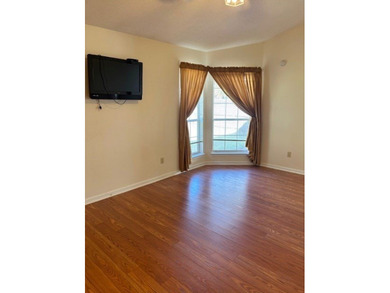 Adorable cottage style home in a cozy little neighborhood! This