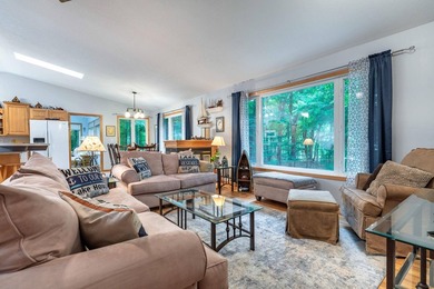 Welcome to lake life! This property truly offers everything you - photo 1