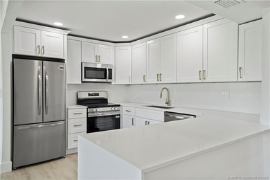 QUALITY, HIGH CALIBER, COMPLETELY RENOVATED w/ High Grade - photo 3