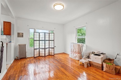 Great detached big house in the heart of Ditmars Park. Walking - photo 14