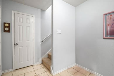Tucked away at the end of a peaceful cul-de-sac, this 3-bedroom - photo 15