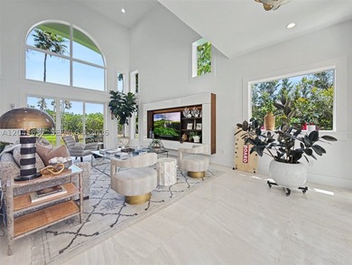 Beautifully renovated 4BR/5.5BA home with separate guest house - photo 15