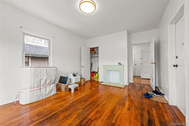Great detached big house in the heart of Ditmars Park. Walking - photo 16