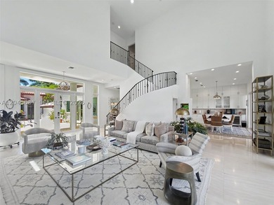 Beautifully renovated 4BR/5.5BA home with separate guest house - photo 18