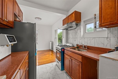 Great detached big house in the heart of Ditmars Park. Walking - photo 18