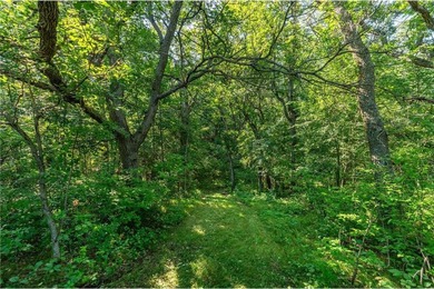 Discover your own private retreat on Third Silver Lake! This - photo 20