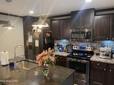 Back on market due to no fault of home or sellers! Beautiful - photo 21