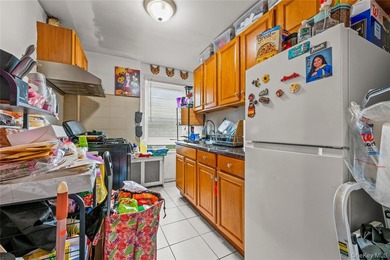 Great detached big house in the heart of Ditmars Park. Walking - photo 23
